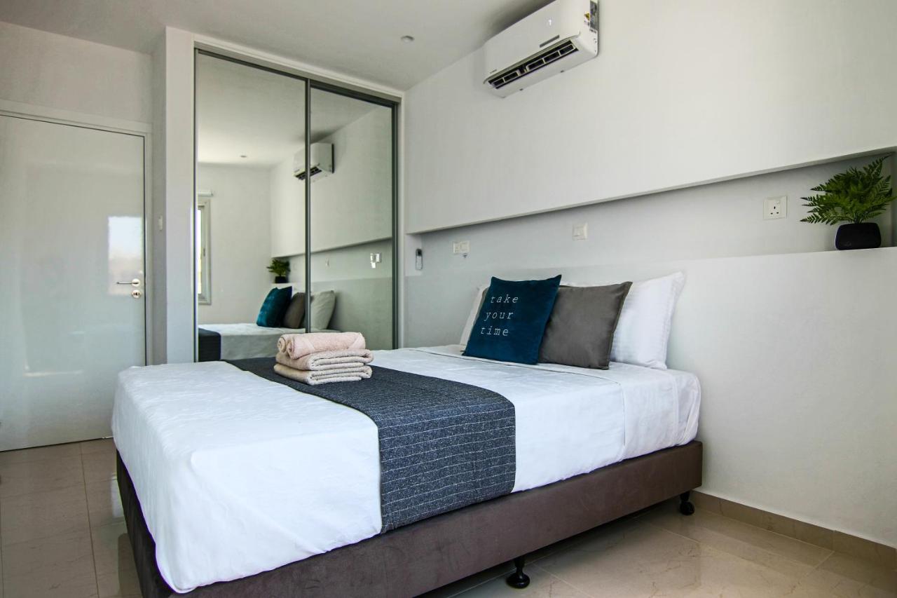 파포스 Phaedrus Living: Seaside Luxury Flat Lighthouse 65 아파트 외부 사진
