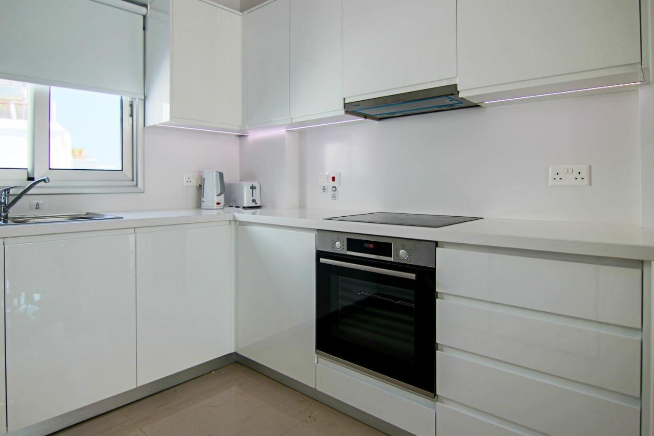 파포스 Phaedrus Living: Seaside Luxury Flat Lighthouse 65 아파트 외부 사진