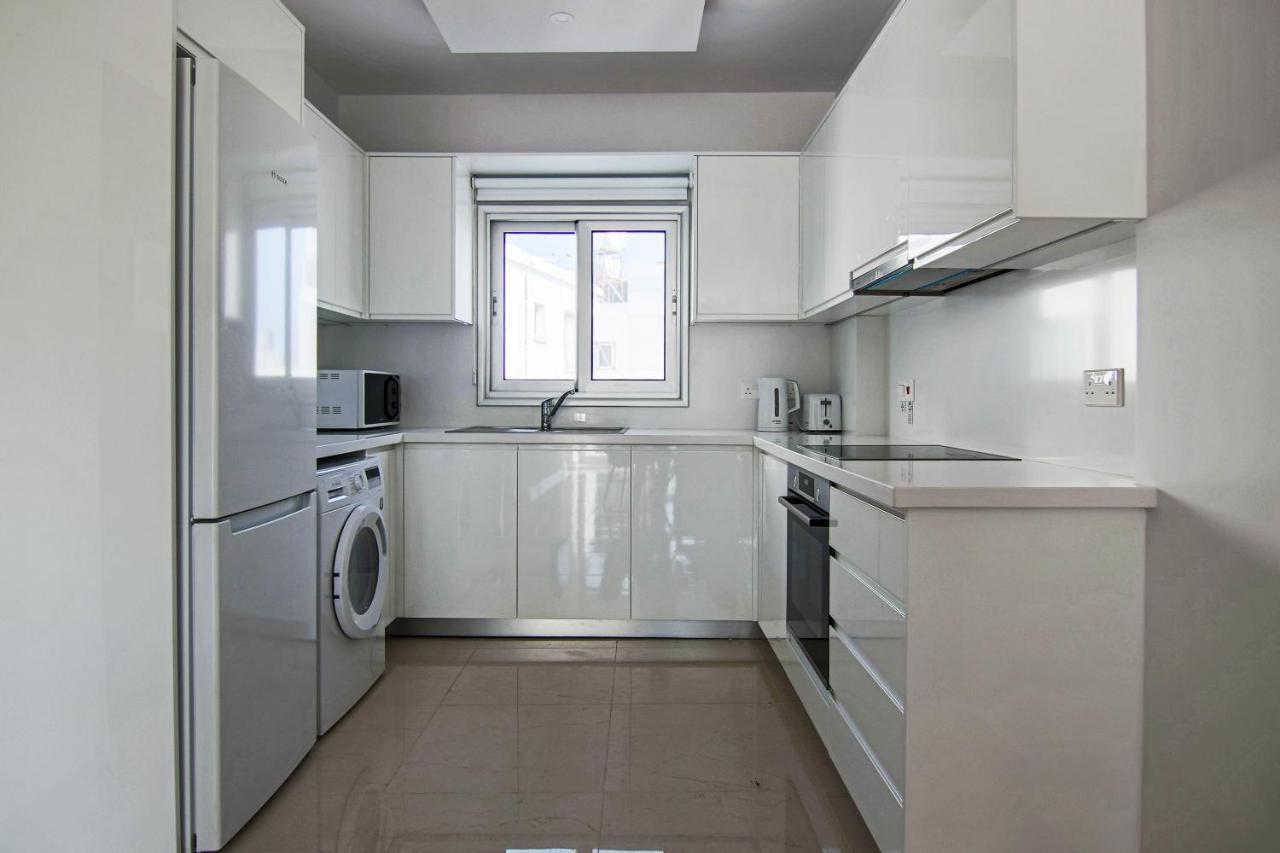 파포스 Phaedrus Living: Seaside Luxury Flat Lighthouse 65 아파트 외부 사진